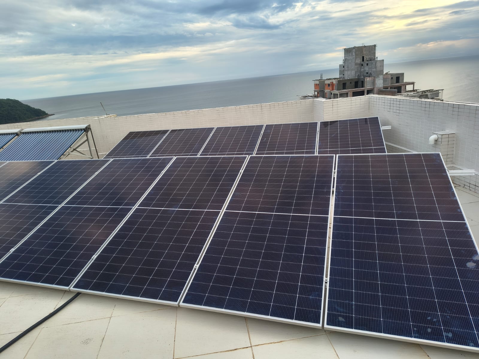 Instalação solar com vista para o mar em Praia Grande